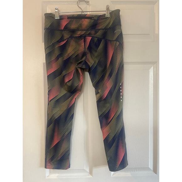 Nike Pants - Nike Women’s Fast Running Capri Dri-Fit Leggings  size medium